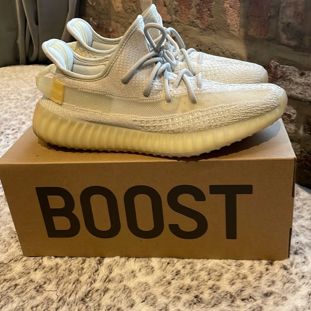 Adidas Yeezy Boost 350 Light GY3438 Size 10 Sneaker